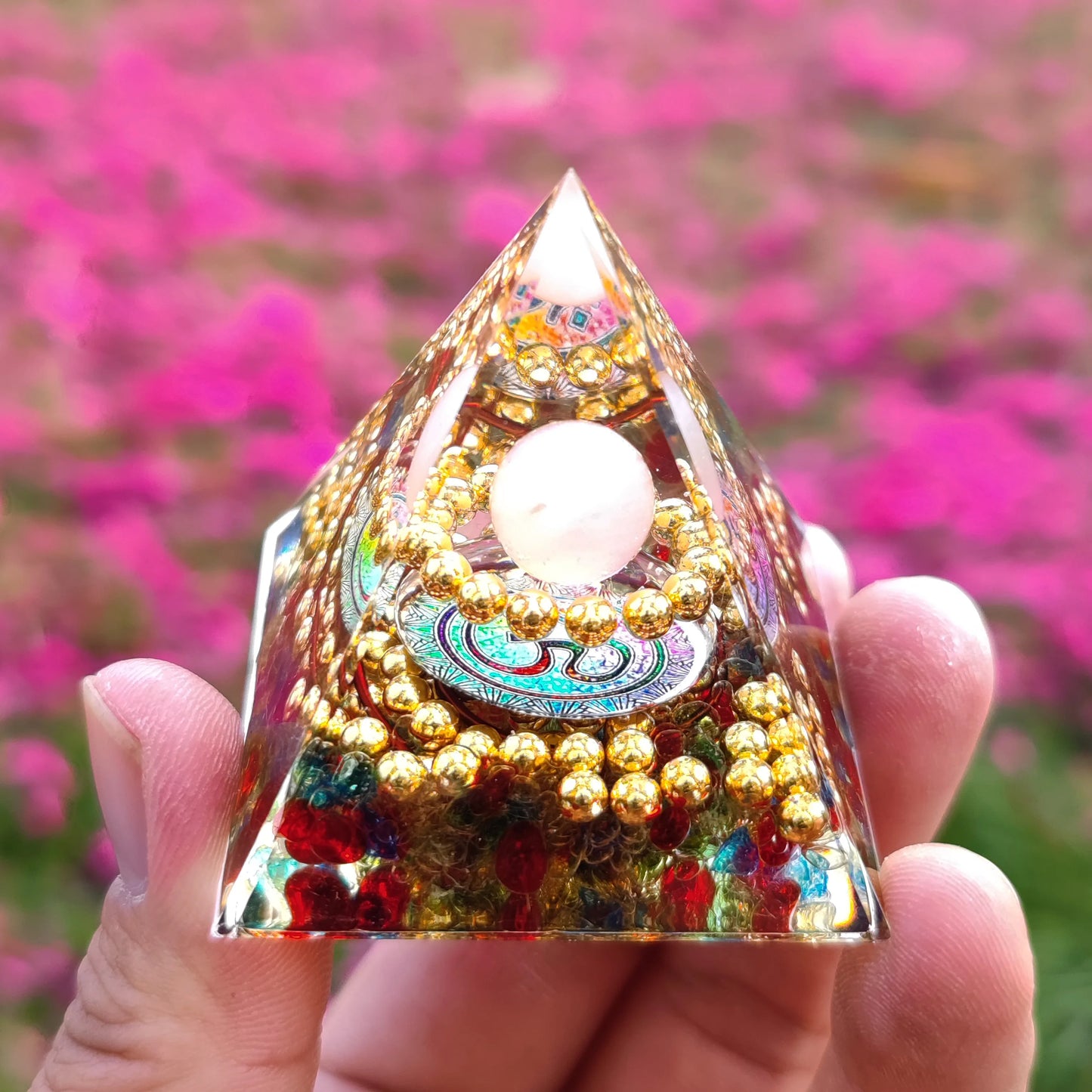 Amethyst Orgone Pyramid: Energy & Healing