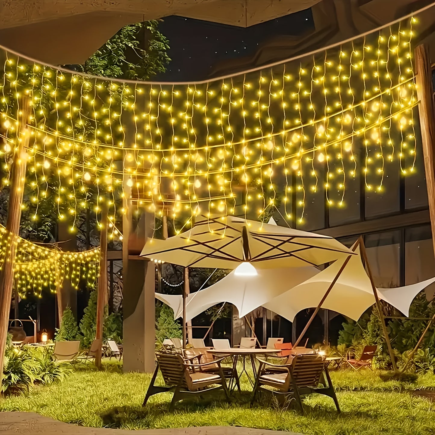 The PLB Solar Cascade Icicle String Lights (162/96 LED)