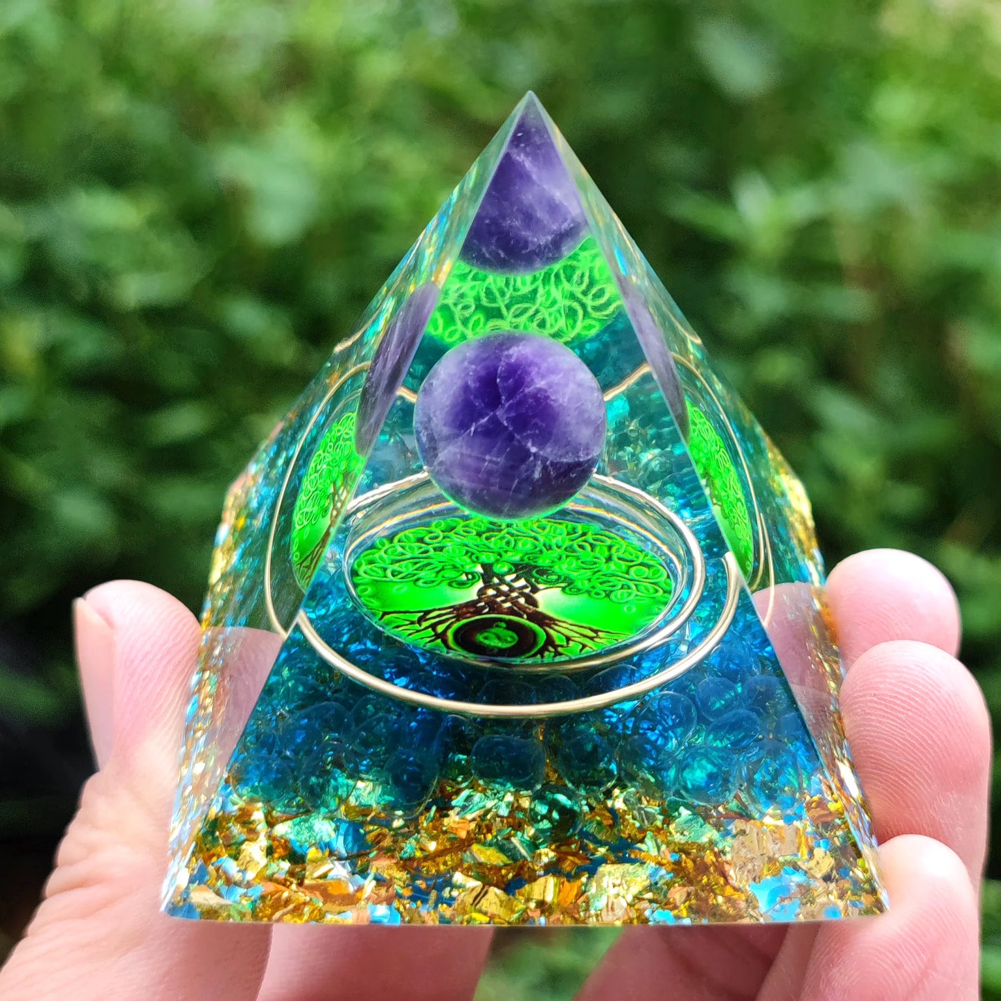 Amethyst Orgone Pyramid: Energy & Healing
