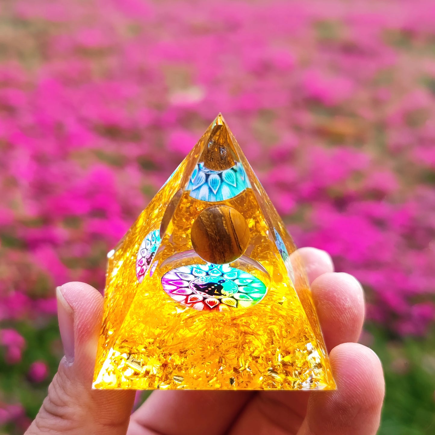 Amethyst Orgone Pyramid: Energy & Healing